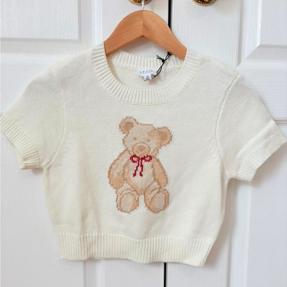 Le Leis crop Teddy sweater XS NWT